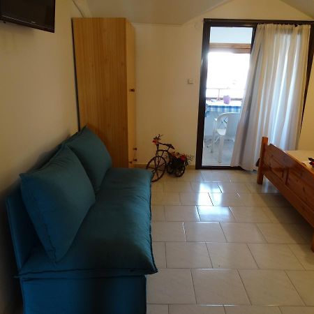Christakos Apartments Vrasná Kültér fotó